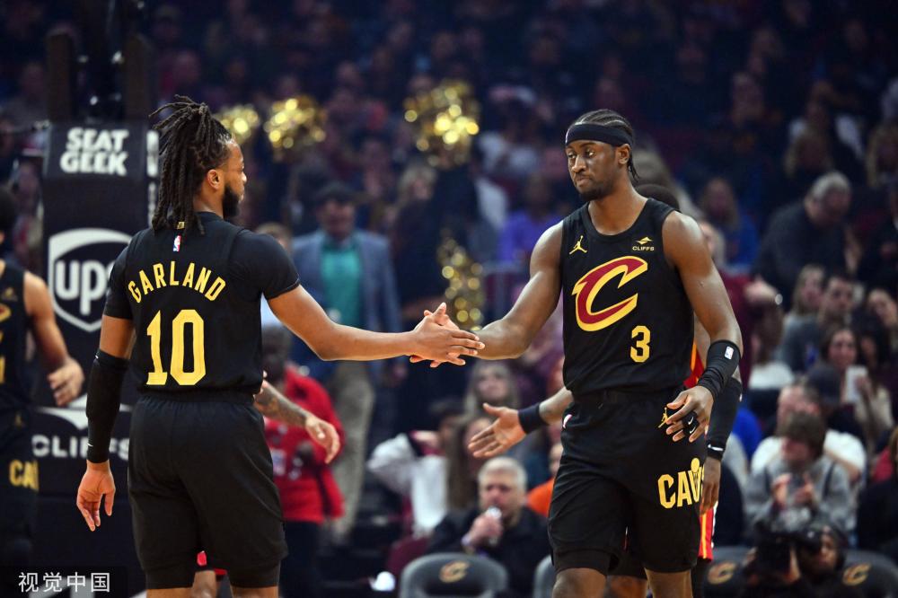 而鹈鹕则需 而鹈鹕则需