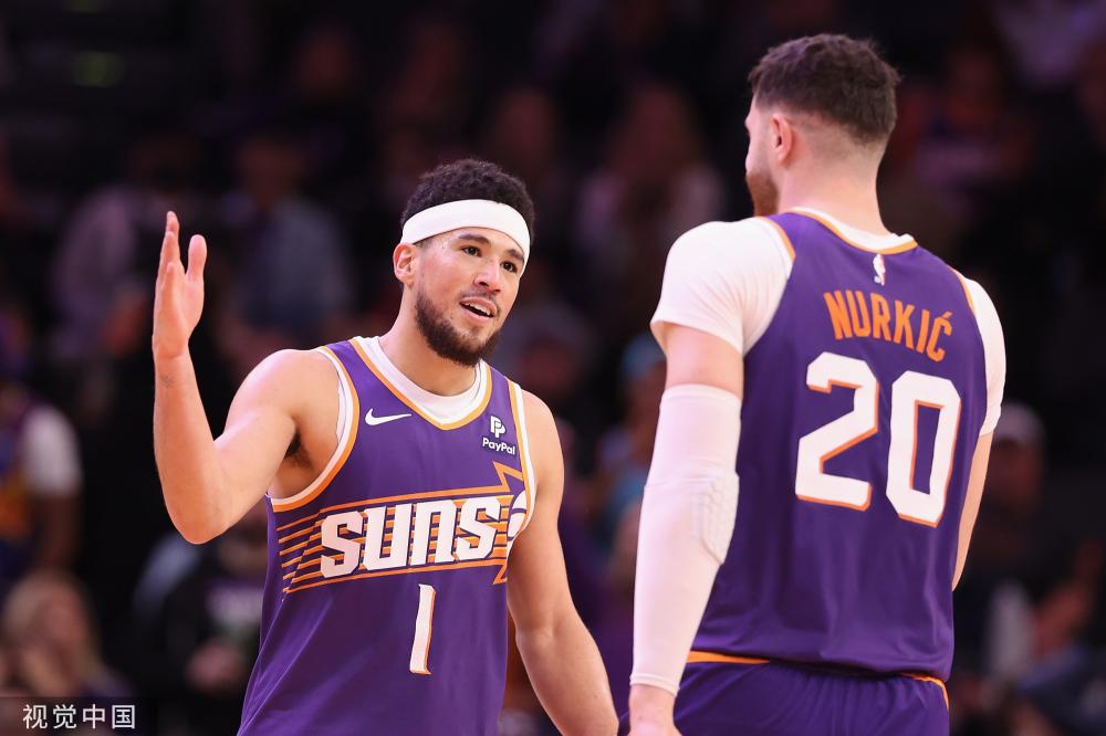 基耶萨在左 基耶萨在左