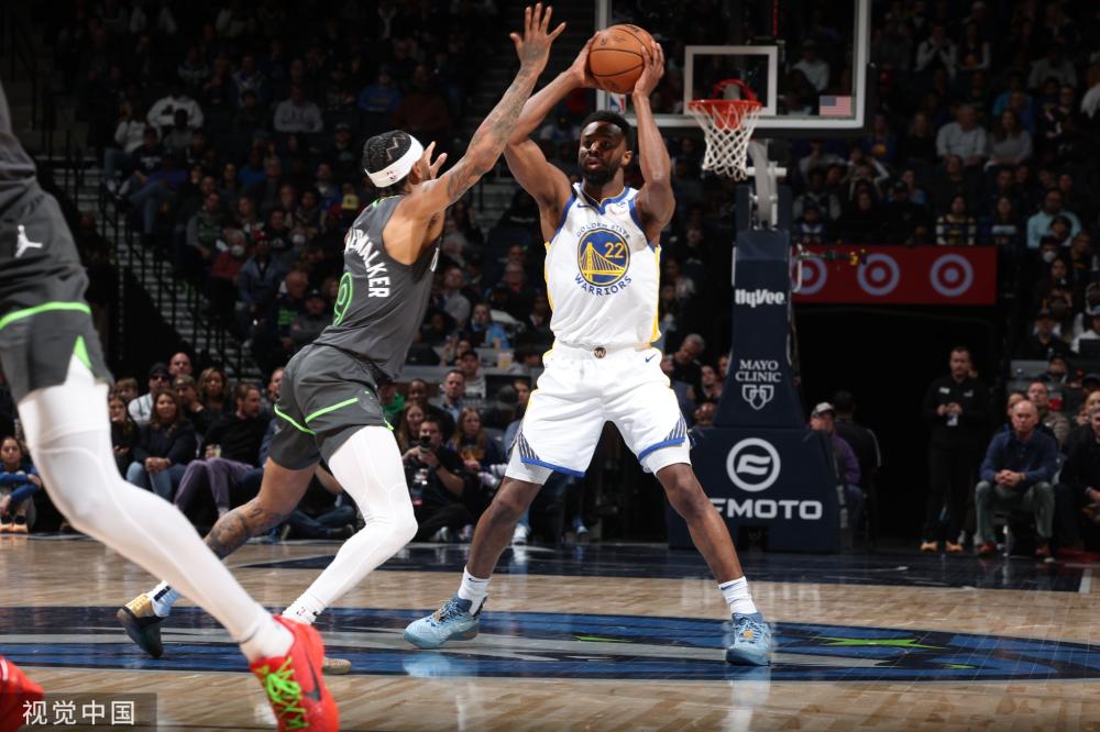 在攻防两端 在攻防两端